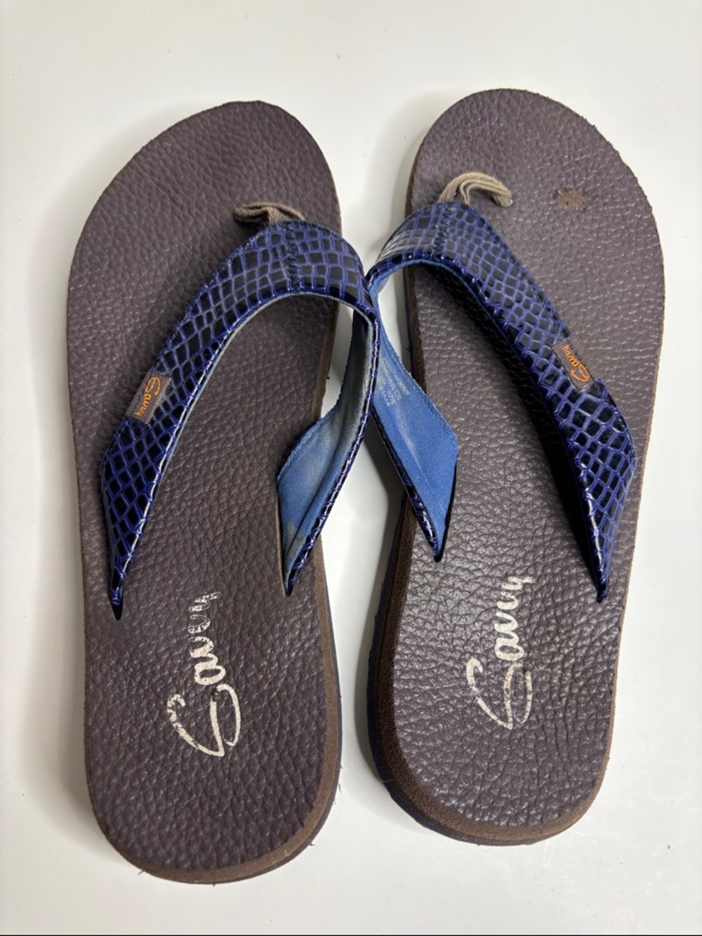 Savvy size 10 Women's Blue Croc-Texture Flip Flop Sandals - Picture 2 of 9